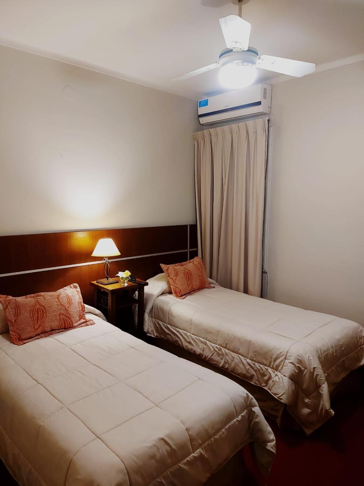 Hotel Ariosto メンドーサ エクステリア 写真