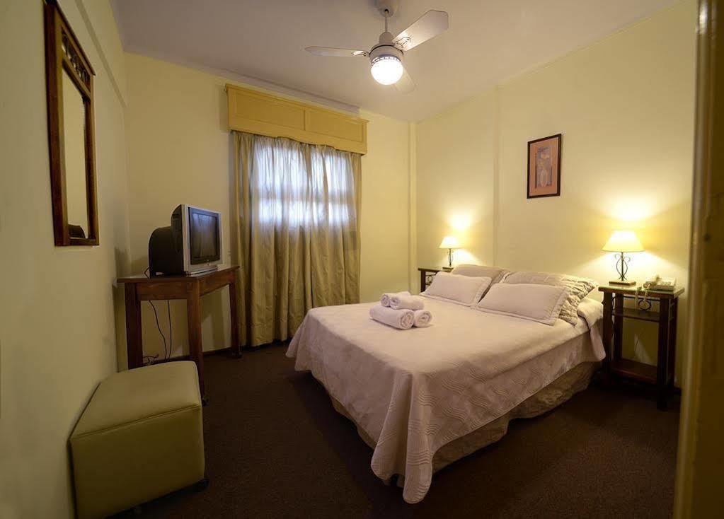 Hotel Ariosto メンドーサ エクステリア 写真